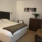 Aparthome *