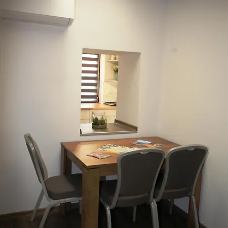 Aparthome