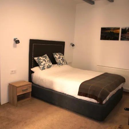 Aparthome *